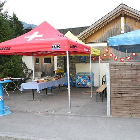 Sporti Gruesch Bagian luar foto