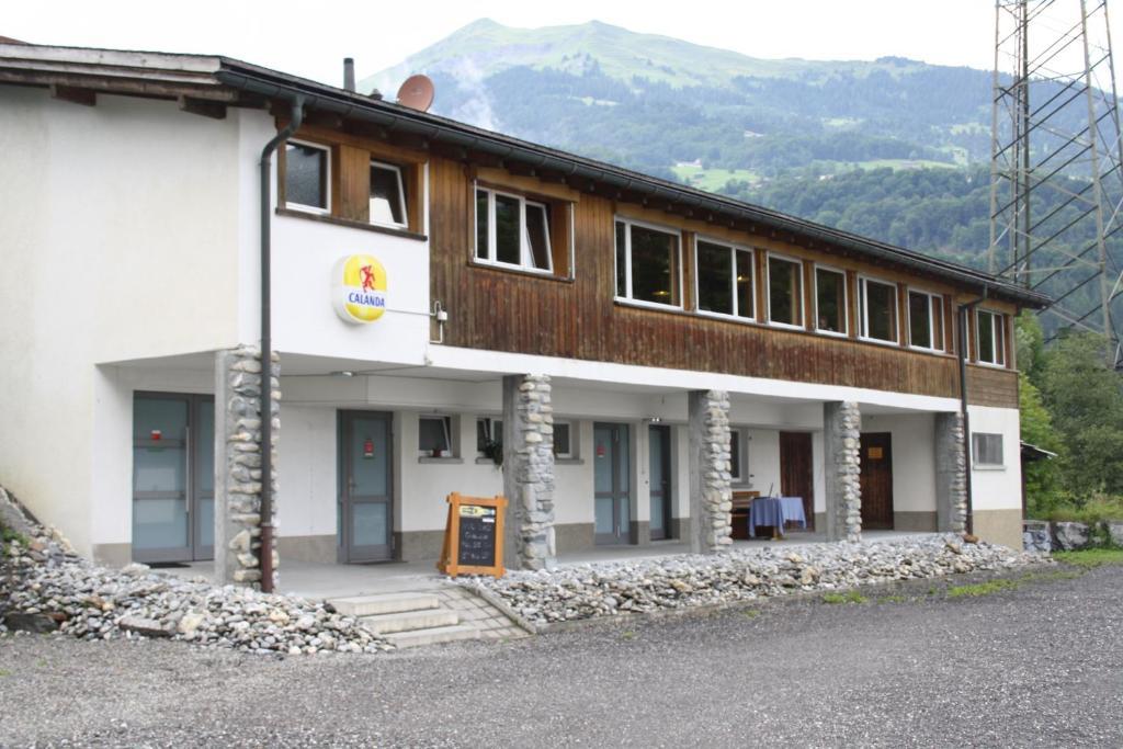 Sporti Gruesch Bagian luar foto